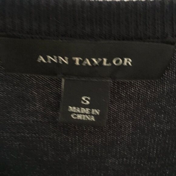 Ann Taylor Womens Black Silk Blend Short Sleeve Cardigan Sweater Small - Picture 2 of 5